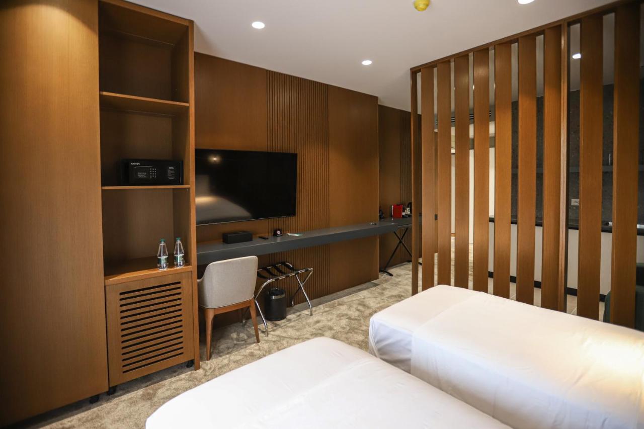 Urbanin Apartment & Hotel Tirana Exterior photo